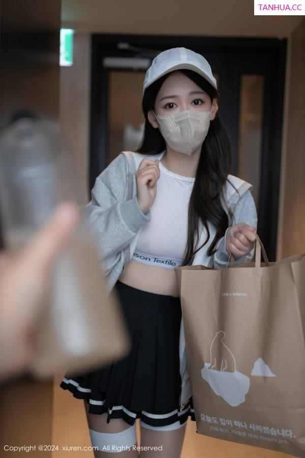 唐安琪  [XiuRen]高清写真图 2024.09.23 No.9196 唐安琪 丝袜美腿第7张图片